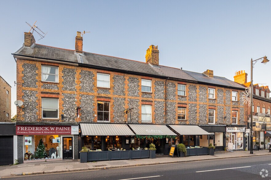 102-106 High St, Esher à vendre - Photo du bâtiment - Image 3 de 3