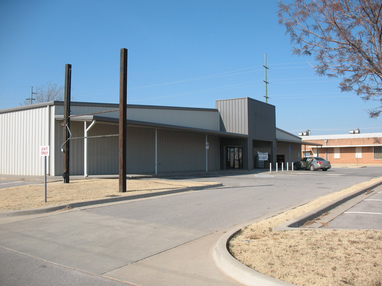 301 S Custer St, Weatherford, OK à vendre - Photo du bâtiment - Image 1 de 1