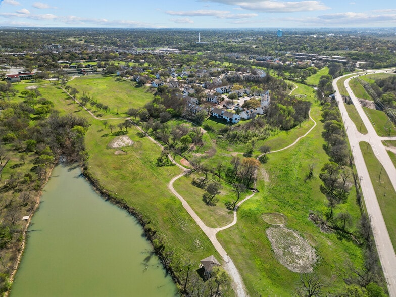 5500 Randol Mill Rd, Fort Worth, TX à vendre - Photo du bâtiment - Image 3 de 18