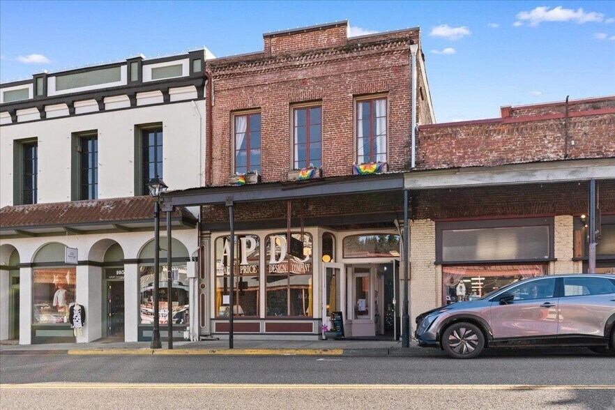 107 W Main St, Grass Valley, CA à vendre - Photo du bâtiment - Image 1 de 35