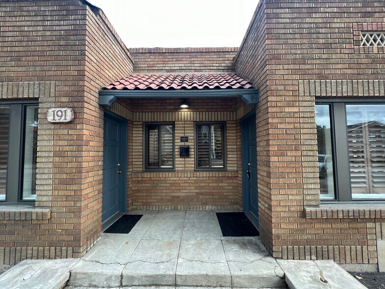 191 S Orange St, Orange, CA à louer - Photo du bâtiment - Image 3 de 9