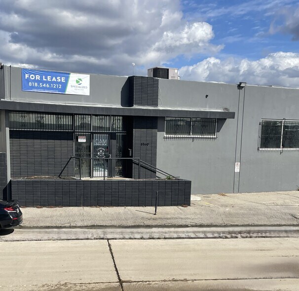 8560 Tujunga Ave, Sun Valley, CA à louer - Photo du bâtiment - Image 2 de 11