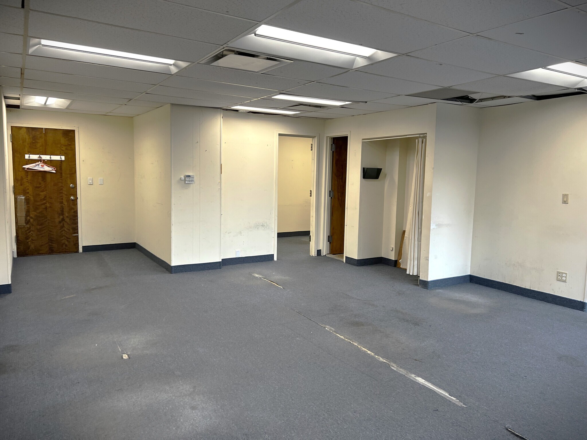 2631 Merrick Rd, Bellmore, NY for lease Interior Photo- Image 1 of 3