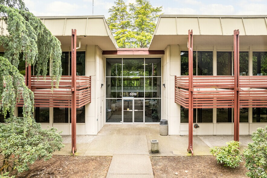 5319 SW Westgate Dr, Portland, OR à louer - Photo du bâtiment - Image 3 de 5