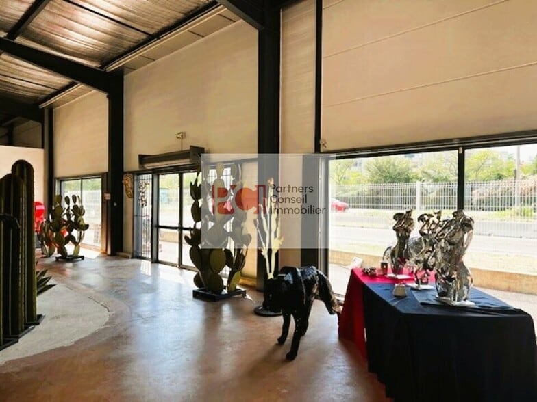 Retail in Nîmes for lease - Interior Photo - Image 3 of 3