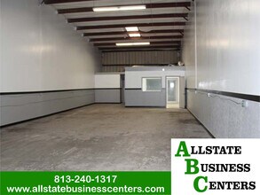 13215 N Nebraska Ave, Tampa, FL à louer Photo intérieure- Image 1 de 5