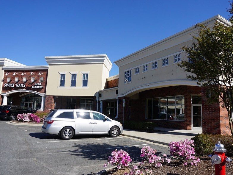 2700-2736 Nc-55 Hwy, Cary, NC à louer - Photo du bâtiment - Image 3 de 7