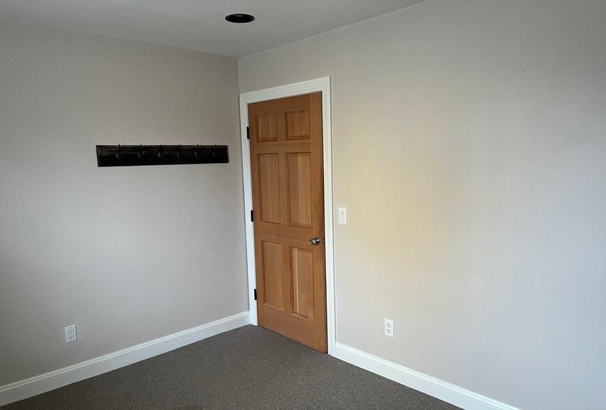 3642 Main St, Stone Ridge, NY for lease - Interior Photo - Image 3 of 8