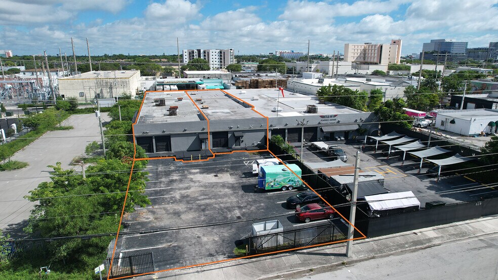829-833 NW 21st St, Miami, FL à louer - Photo du bâtiment - Image 3 de 6
