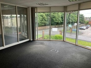 2 The Quadrant, Green Ln, Heywood à louer Photo intérieure- Image 1 de 5