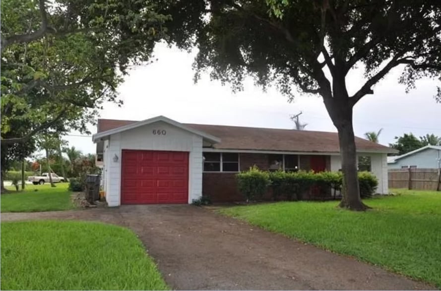 Southeast Florida Sober Living Portfolio portfolio of 9 properties for sale on LoopNet.ca - Primary Photo - Image 2 of 10