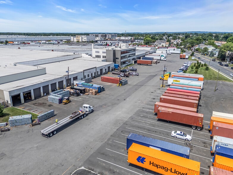 340 S Stiles St, Linden, NJ for lease - Building Photo - Image 3 of 5