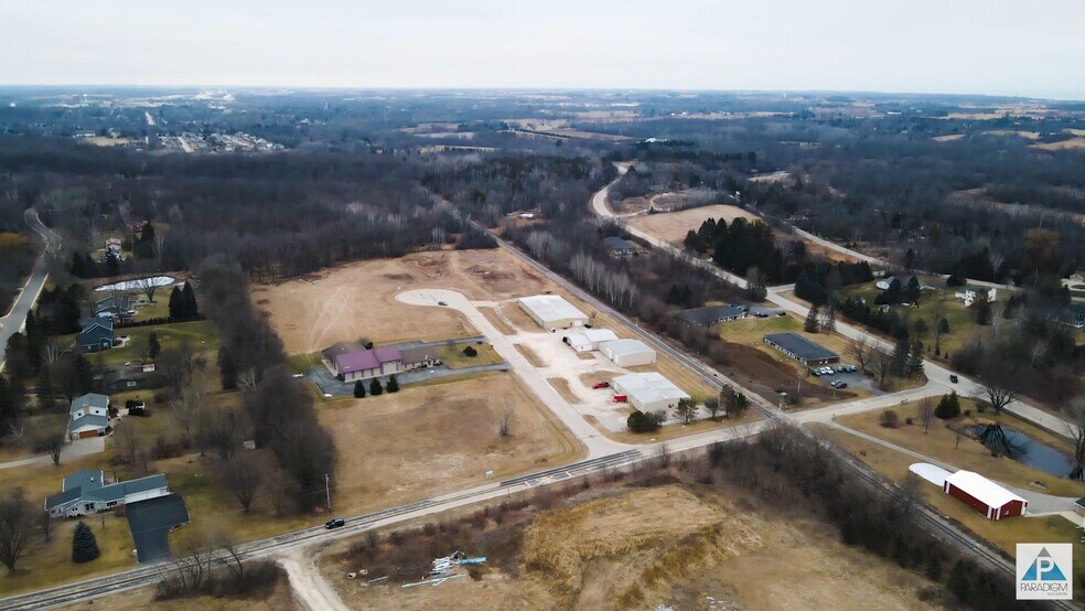 Valley Ct, Grafton, WI à vendre - Vidéo sur l’inscription commerciale - Image 2 de 2