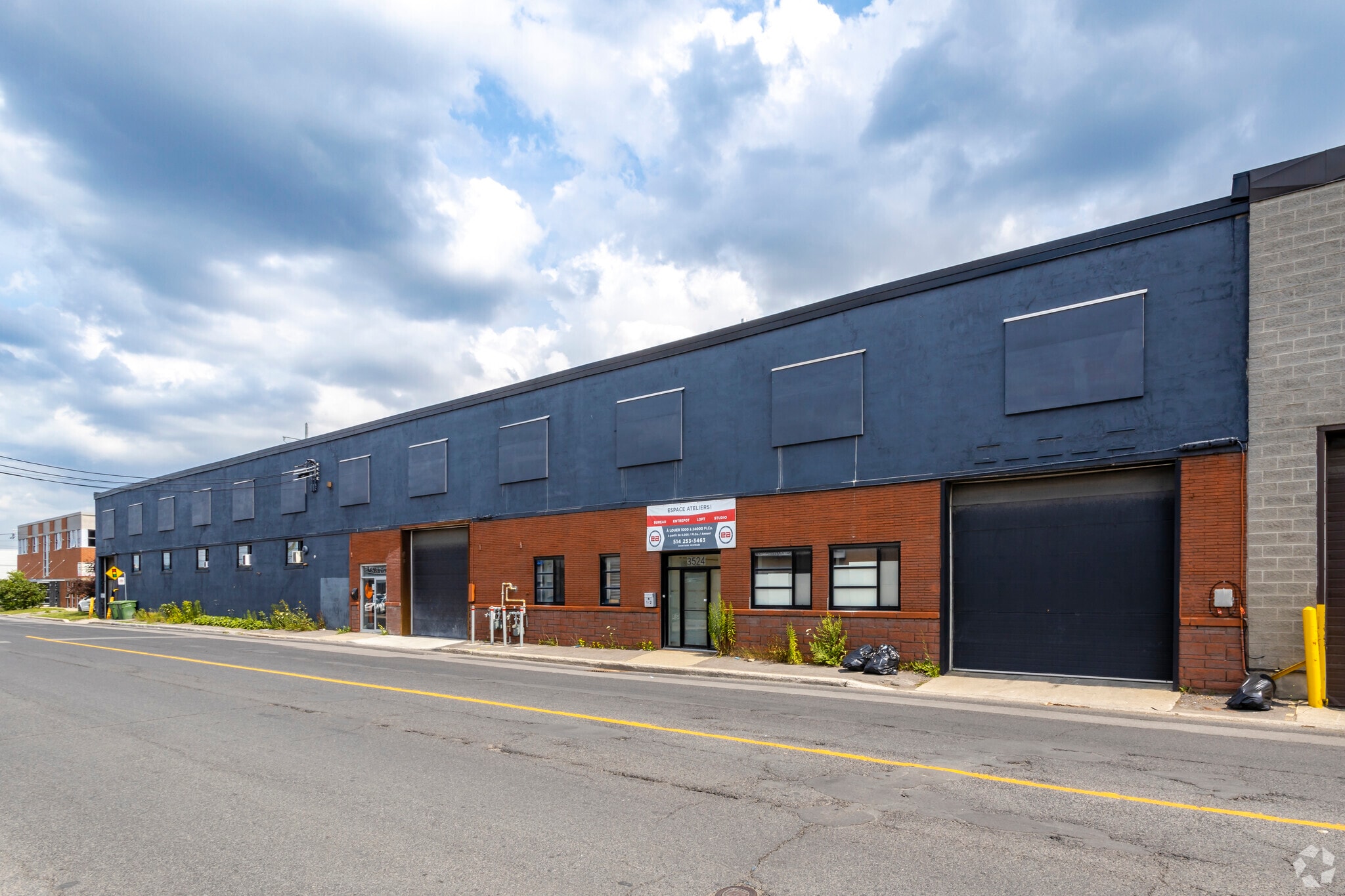 3526 Boul Industriel, Montréal, QC à louer Photo principale- Image 1 de 3