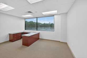 6 Technology Dr, Setauket, NY à louer Photo intérieure- Image 2 de 22