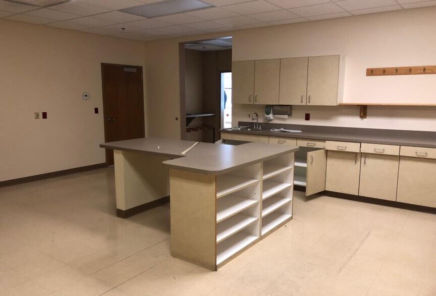 4000 N Illinois Ln, Swansea, IL à vendre - Photo intérieure - Image 3 de 10