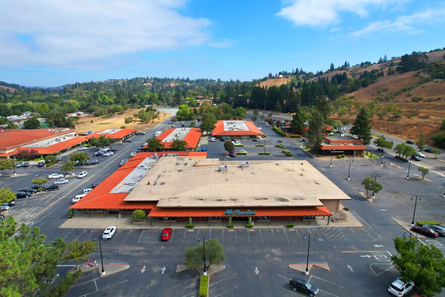 1355-1480 Moraga Way, Moraga, CA à louer - Photo du bâtiment - Image 2 de 6