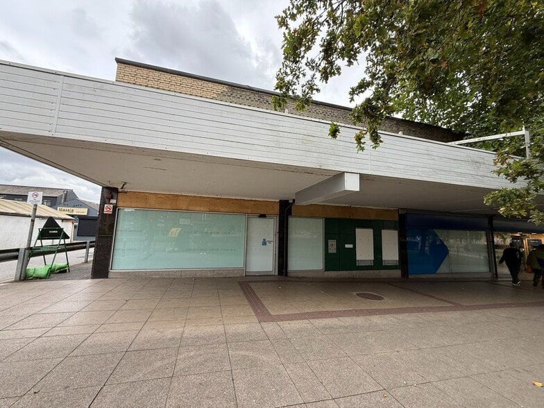 Crossgates, Leeds for lease - Building Photo - Image 3 of 3