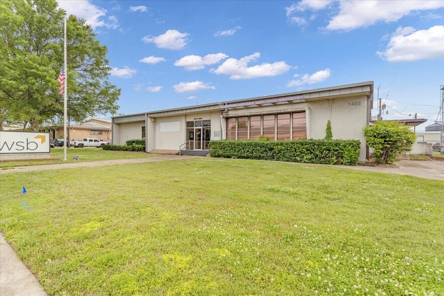 1485 N Main St, Paris, TX for sale - Primary Photo - Image 1 of 42