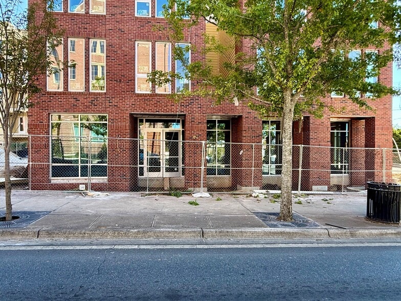 Gaines Street, Tallahassee, FL for lease - Building Photo - Image 3 of 11