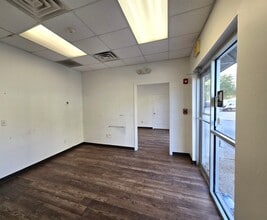 7540 103rd St, Jacksonville, FL à louer Photo intérieure- Image 2 de 6