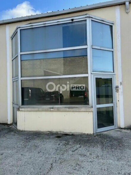 Office in Reims for lease - Building Photo - Image 1 of 12