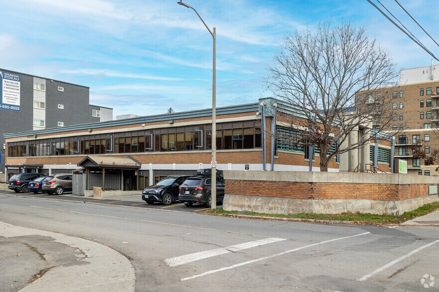 39 Mcarthur Ave, Ottawa, ON à vendre - Photo du bâtiment - Image 3 de 5