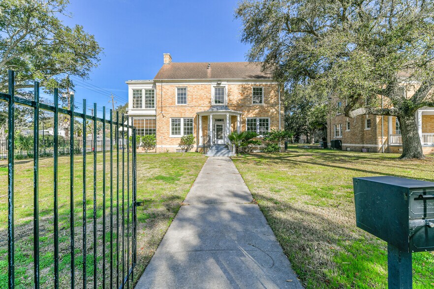 1424 45th st, Galveston, TX à vendre - Photo du bâtiment - Image 2 de 43