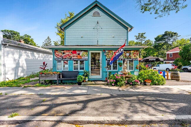 More details for 55700 Rt-25, Southold, NY - Retail for Sale
