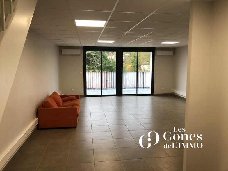 Retail in Marcilly D Azergues for lease - Building Photo - Image 2 of 6