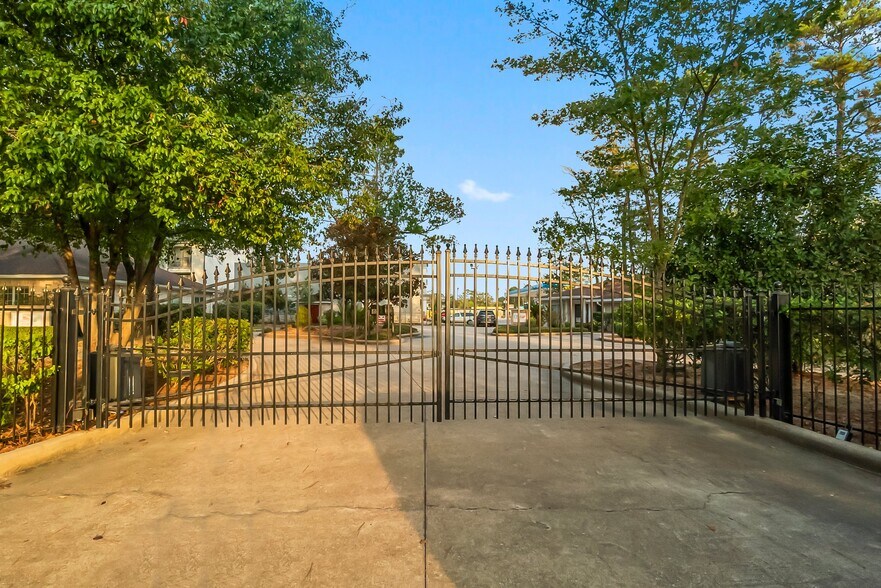 1824 Sawdust Rd, The Woodlands, TX à vendre - Photo du bâtiment - Image 3 de 56