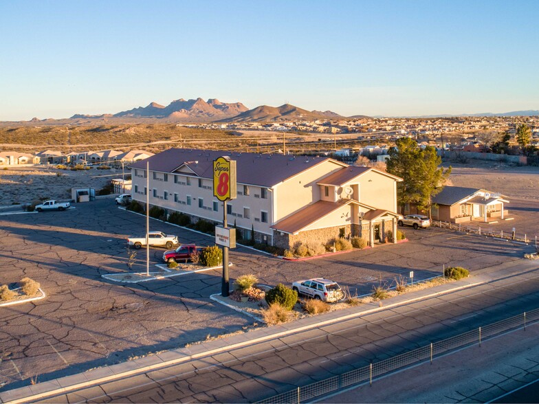 3405 Bataan Memorial W, Las Cruces, NM à vendre - Photo du bâtiment - Image 1 de 1