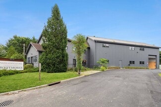 Plus de détails pour 468 County Rd 39, Southampton, NY - Local d'activités à louer