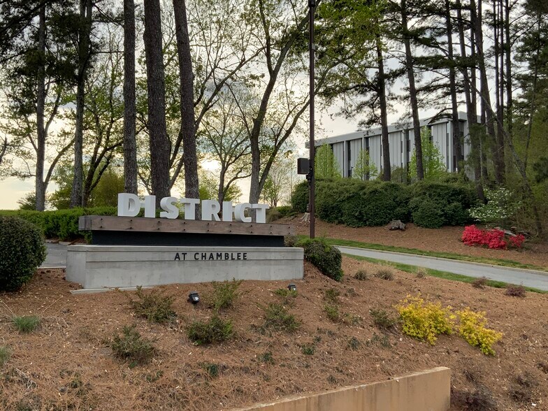 2939 Flowers Rd S, Atlanta, GA à vendre - Photo du bâtiment - Image 2 de 3