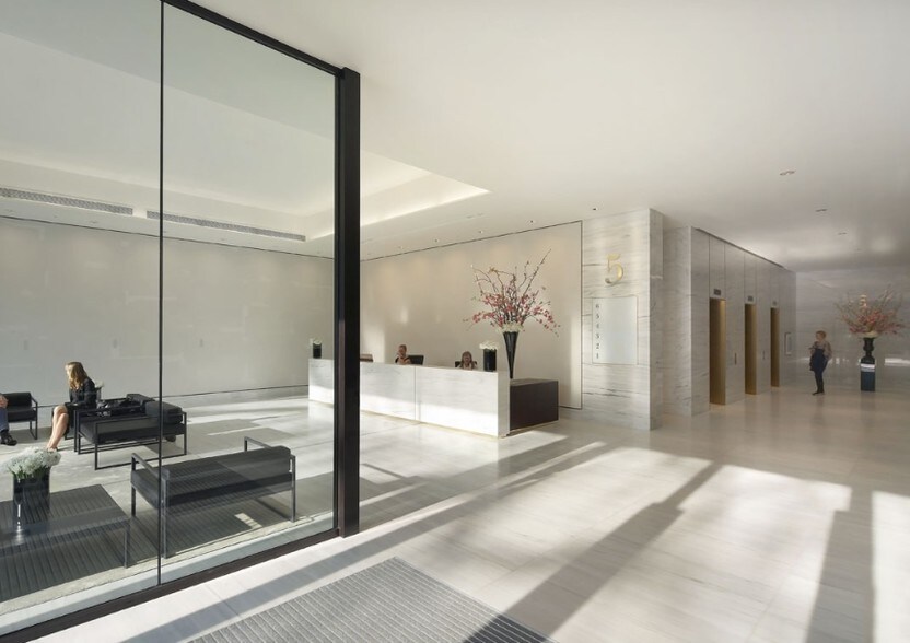 5 Hanover Sq, Londres à louer - Hall d’entrée - Image 2 de 19