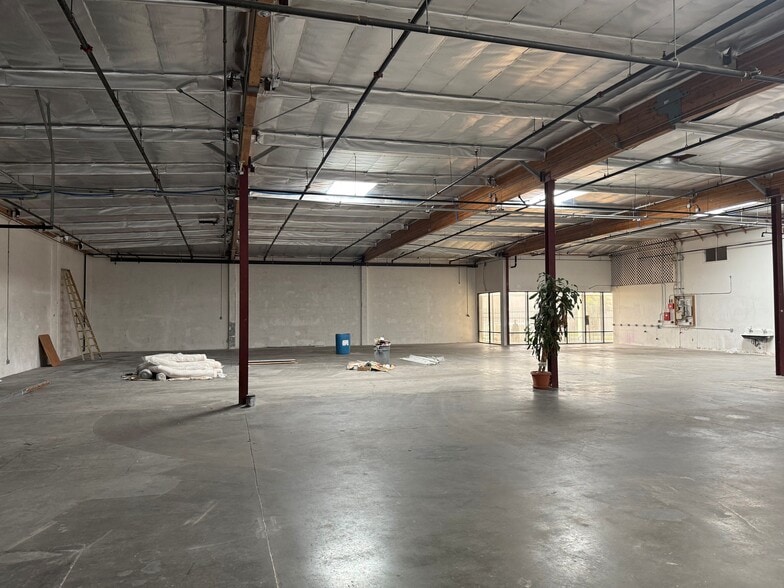 249 131st St, Los Angeles, CA à louer - Photo du bâtiment - Image 2 de 6