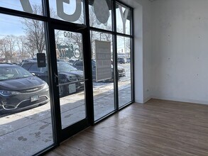 650 E Terra Cotta Ave, Crystal Lake, IL à louer Photo intérieure- Image 2 de 9