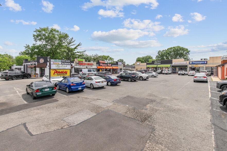 597-603 Hicksville Rd, Bethpage, NY for sale - Building Photo - Image 3 of 5