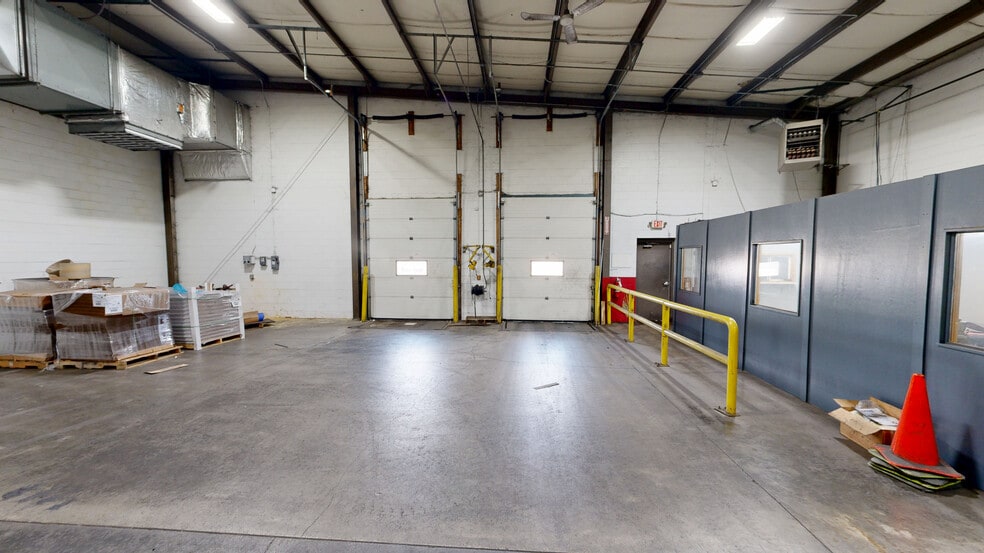 1325 S Perkins St, Appleton, WI for sale - Interior Photo - Image 3 of 22