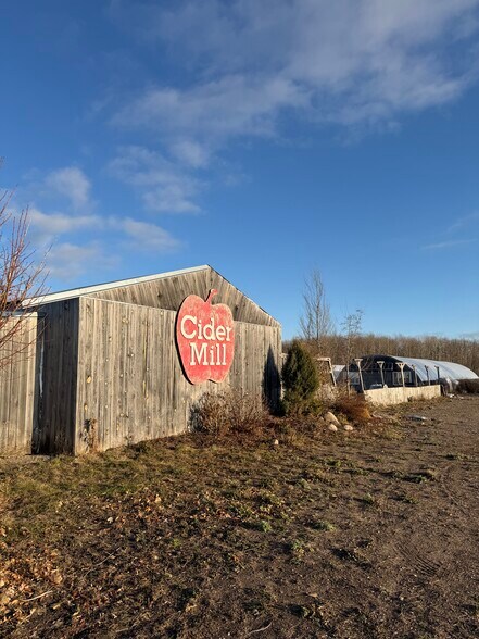 14840 US Highway 59 NE, Thief River Falls, MN à vendre - Photo du bâtiment - Image 2 de 17