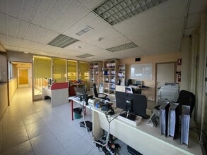 Office in Cornellà de Llobregat, Barcelona for lease Interior Photo- Image 2 of 6