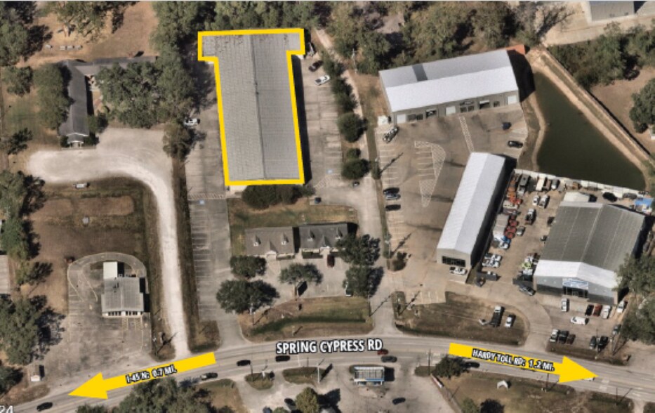 702 Spring Cypress Rd, Spring, TX à louer - Photo du bâtiment - Image 1 de 2