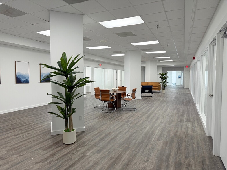 104 N Main St, Gainesville, FL for lease - Building Photo - Image 2 of 14