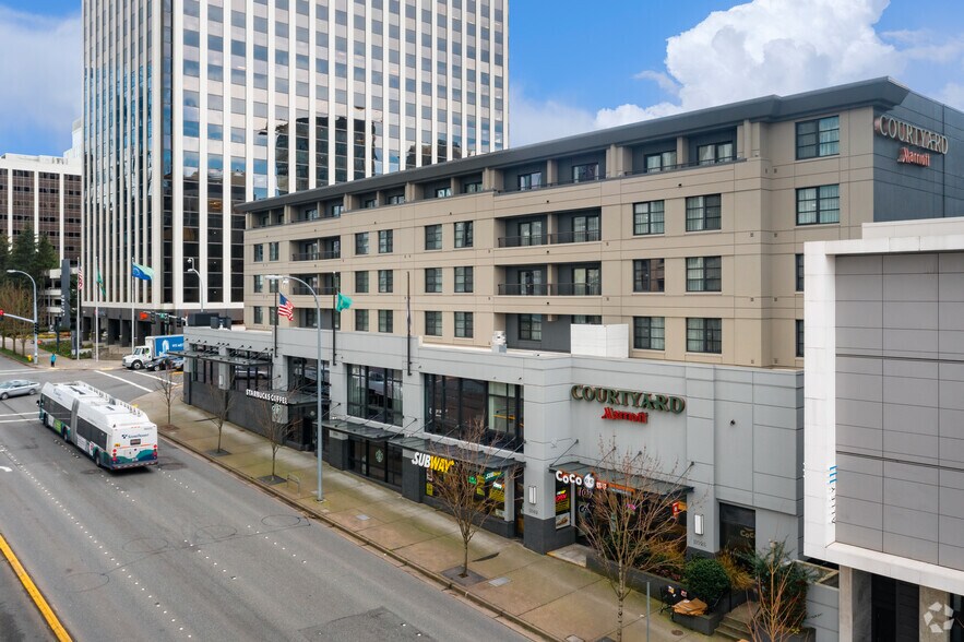 11010 NE 8th St, Bellevue, WA à louer - Photo du bâtiment - Image 2 de 3