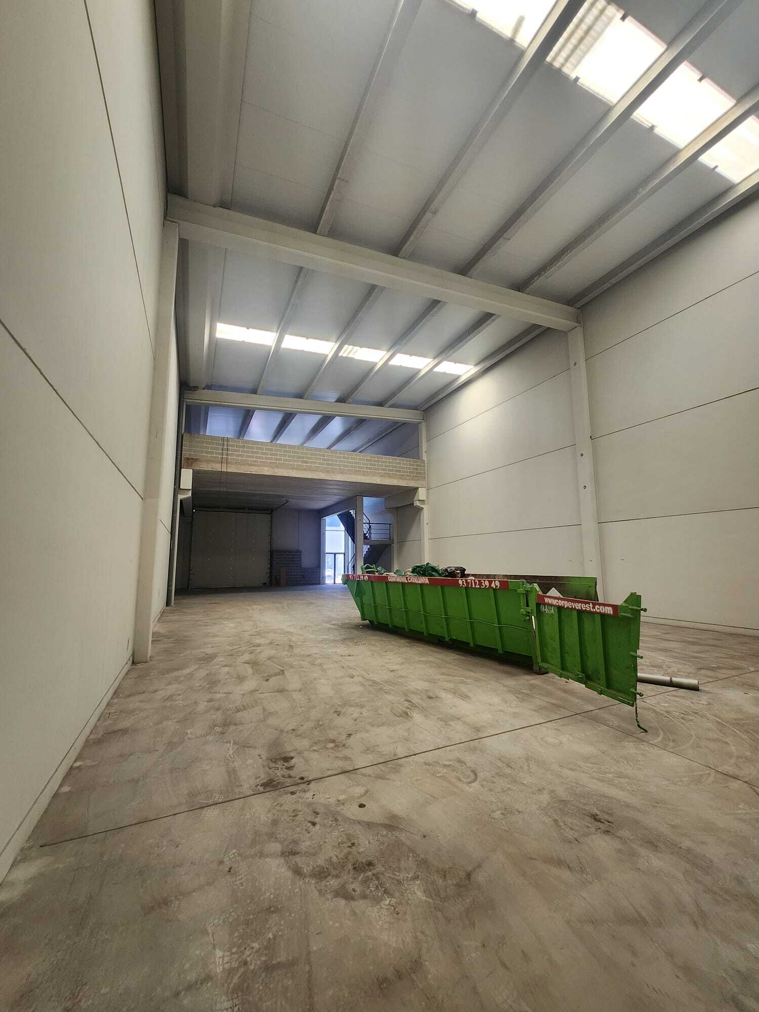 Industrial in Sant Vicenç dels Horts, Barcelona for lease Interior Photo- Image 1 of 12