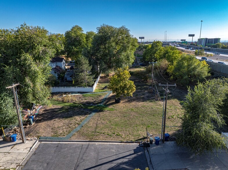 0.47 Acres, Townhome Land: Salt Lake portfolio of 2 properties for sale on LoopNet.ca - Aerial - Image 1 of 5