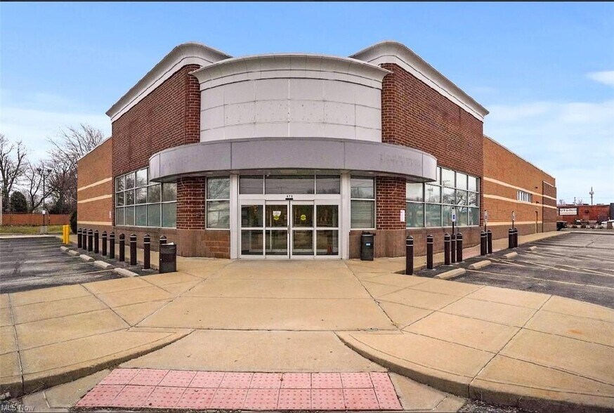 475 E 185th St, Euclid, OH à vendre - Photo du bâtiment - Image 1 de 30