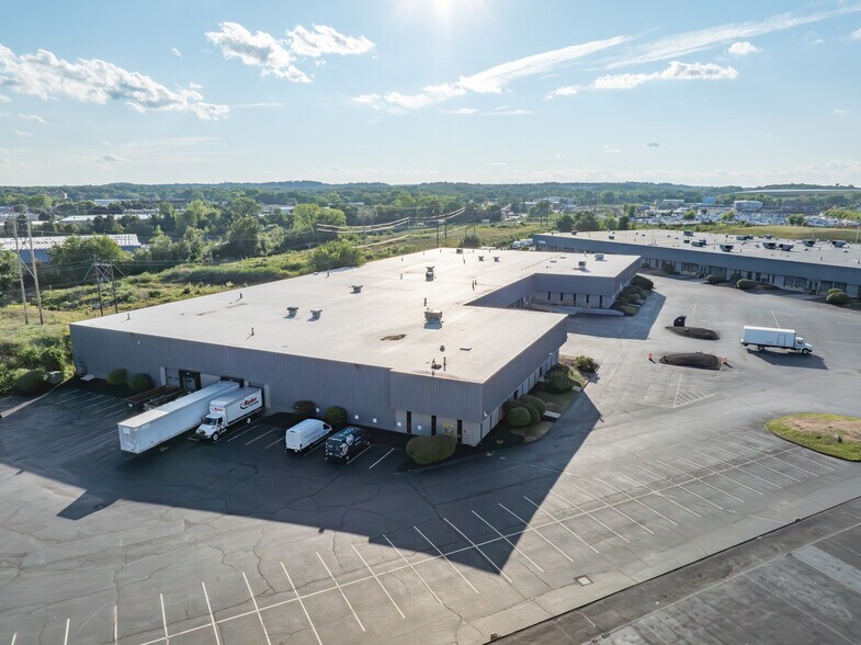 90 Commerce Way, Woburn, MA à louer - Photo du bâtiment - Image 2 de 5