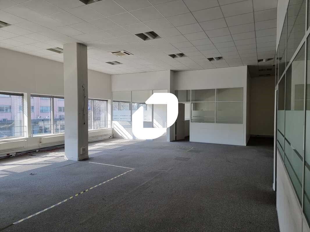 Office in Saint-Denis for lease Interior Photo- Image 1 of 10