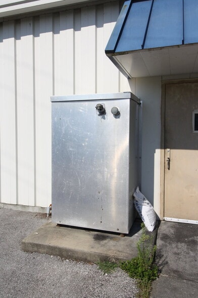 688 Taylorsville Rd, Taylorsville, KY for sale - Building Photo - Image 3 of 22